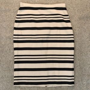 J.Crew Pencil Skirt with Back Slit in Size 00 NWOT